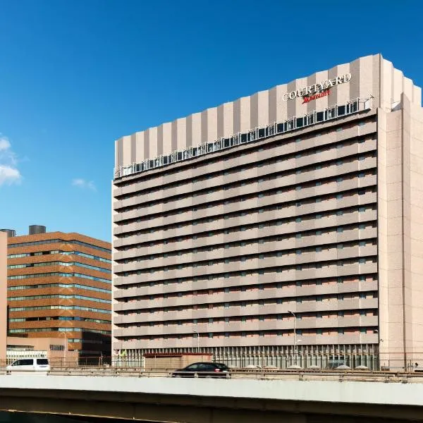 Courtyard by Marriott Shin-Osaka Station, hotel sa Osaka