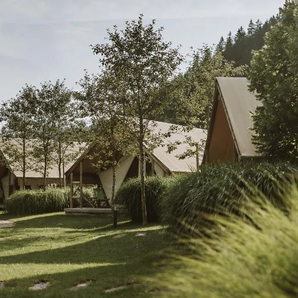 Charming Slovenia - Herbal Glamping Resort Ljubno, hotel v mestu Strmec