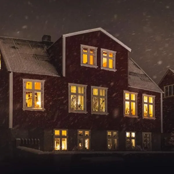 Heima í Stovu, hotel v destinaci Hvalba