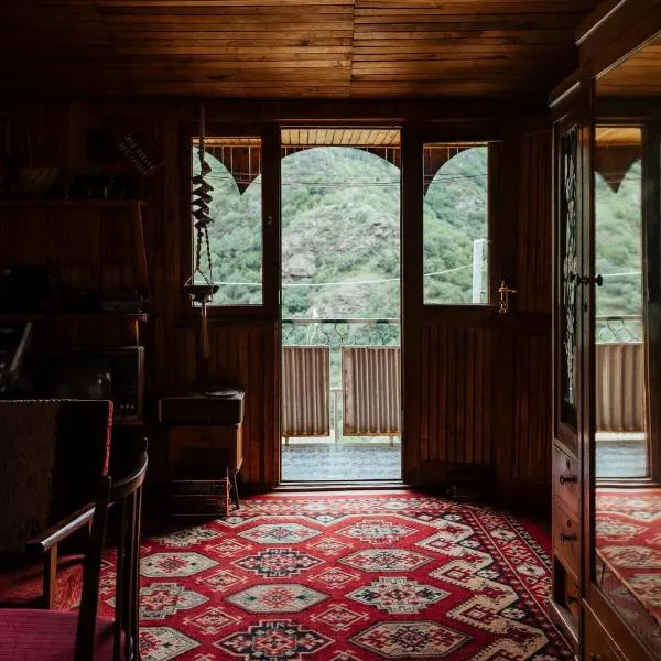 IRIS B&B in DEBED CANYON, hotel v destinaci Alaverdi