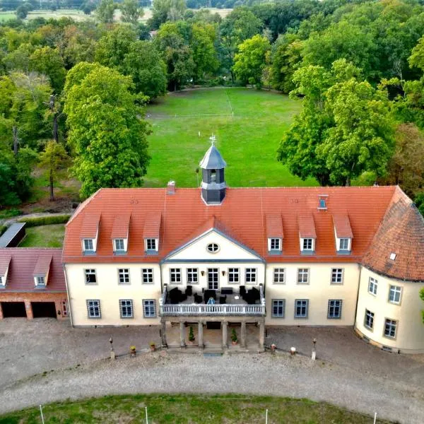 Hotel garni Schloss Grochwitz, hotel v destinaci Herzberg
