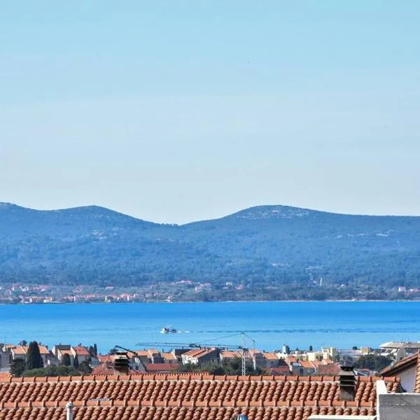 T&T sea view apartment, balcony, barbecue, parking, hotel in Zadar
