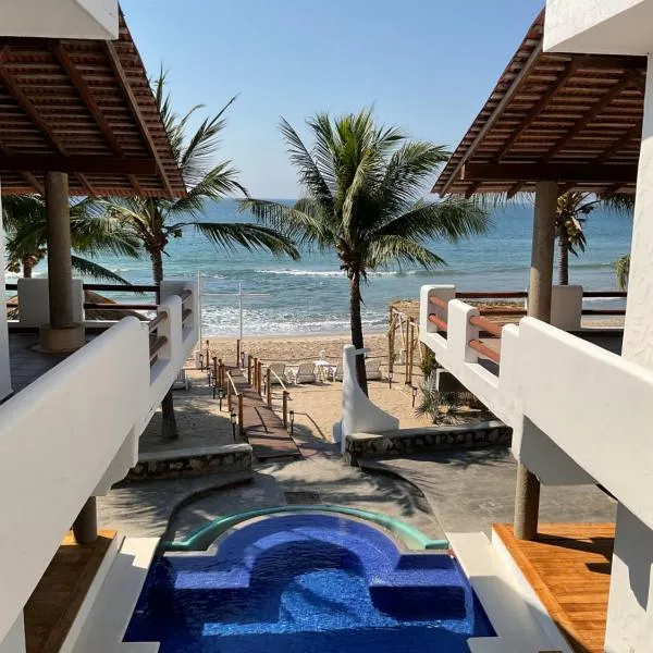 Casa Faro, hotel v destinaci Troncones