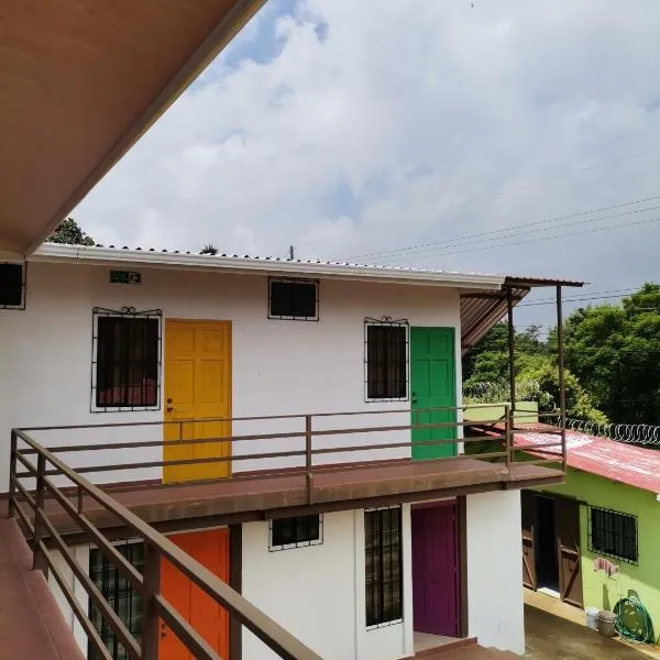 Hostal Puertas De Apaneca, hotel em Ahuachapán