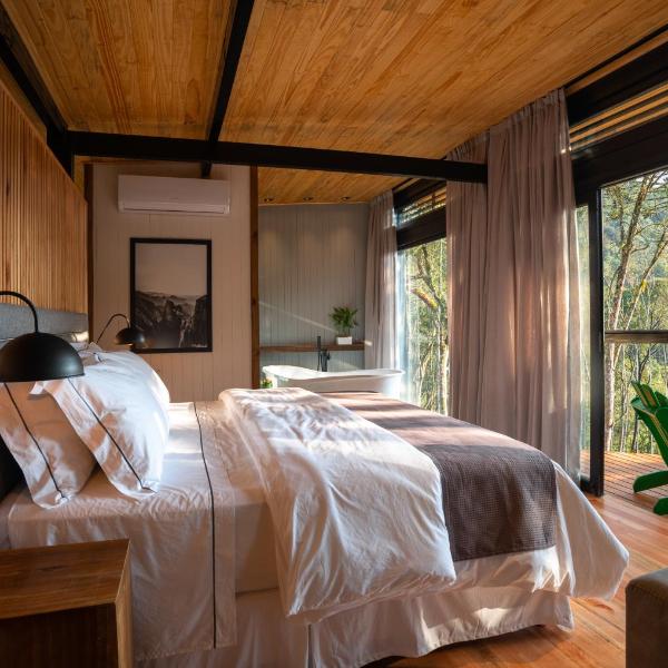Green Barn Hotel & Bistro