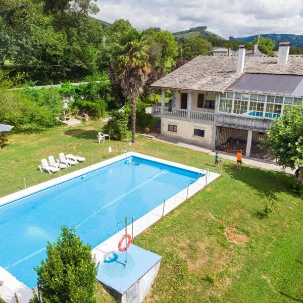 Caserío Félix, hotel en Baralla