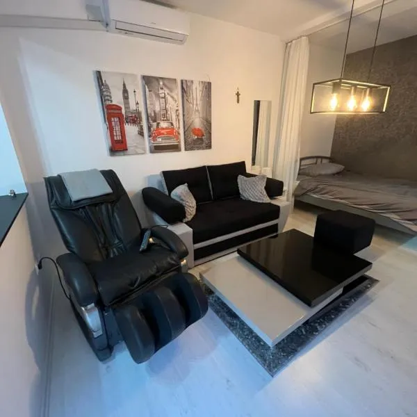 Apartman Paola - massage chair - hydromassage shower cabin- Županja, hotelli kohteessa Županja