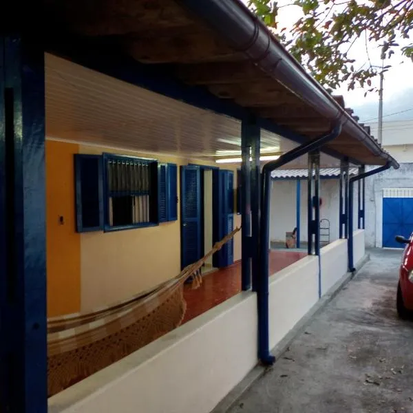 Hostel Pé na praia - Quartos e Barracas Camping, hotel v destinaci Caraguatatuba