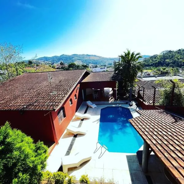 Casa com piscina,Bilhar,PiongPing,Pembolim e 4Suites, hotel v destinaci Lindóia