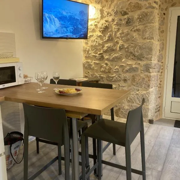 4* Posta / Butiga couples only apartments، فندق في فربنيك