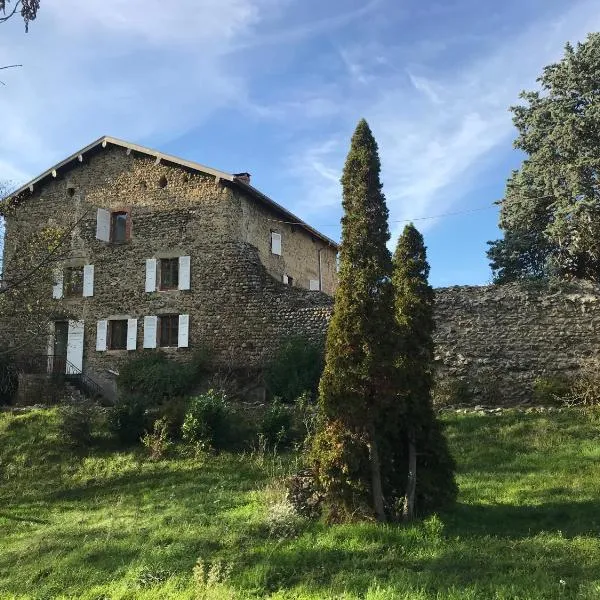 La Fortbelle, hotel em Saint-Siméon-de-Bressieux