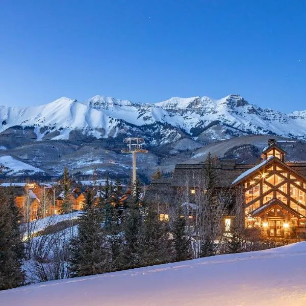 2BR Mountain Lodge Luxury Skiin out Best Amenities，Placerville的飯店