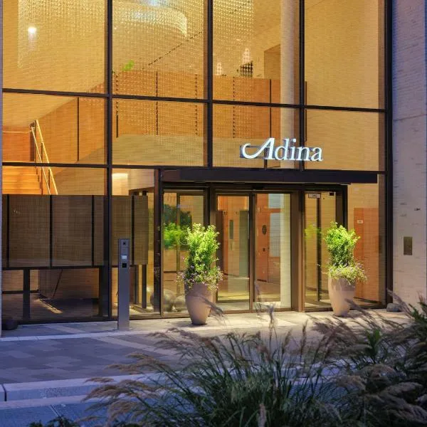Adina Apartment Hotel Cologne, hotel en Colonia