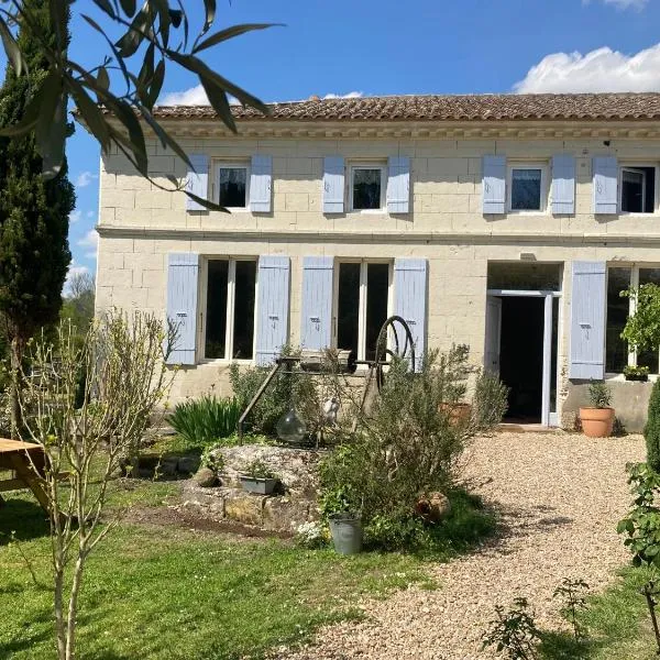 Les Ganivelles, hotel v destinácii Saint-Dizant-du-Gua
