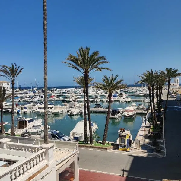 Beautiful refurbished apartment Duquesa port, hótel í Casares