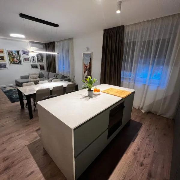 Luxury home beach apartament in Split, Croatia, hotel in Split