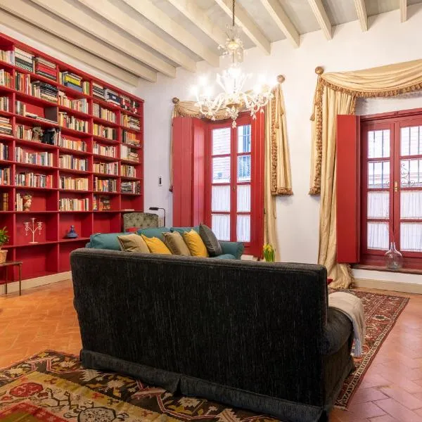 EXCLUSIVA CASA EN EL CENTRO HISTORICO de SEVILLA, hotel em Sevilha