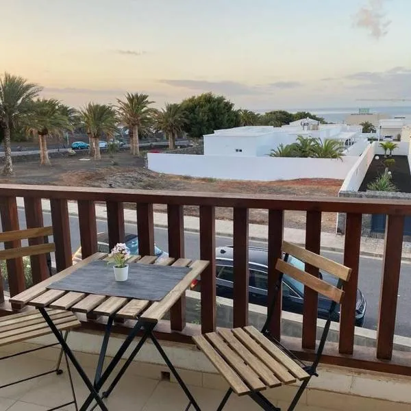 Casa Marla mit 3 Schlafzimmern und 2 Badezimmern, hotel in Puerto Calero