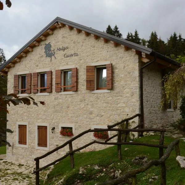 Agribed Quierta - Camere Matrimoniali, hotel v destinaci La Crosetta