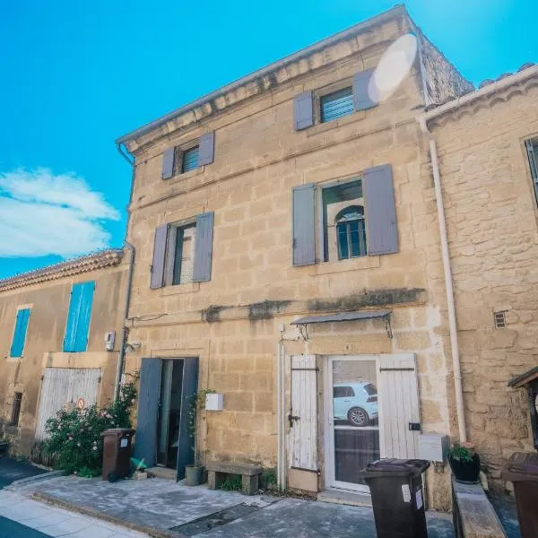 Maison de village atypique à 5min du Pont du Gard, hôtel à Vers-Pont-du-Gard