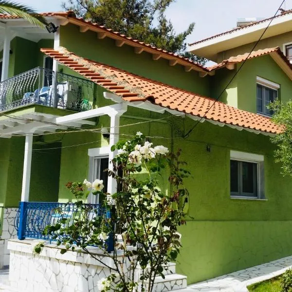 Nadia's Beach House، فندق في بيفكاري