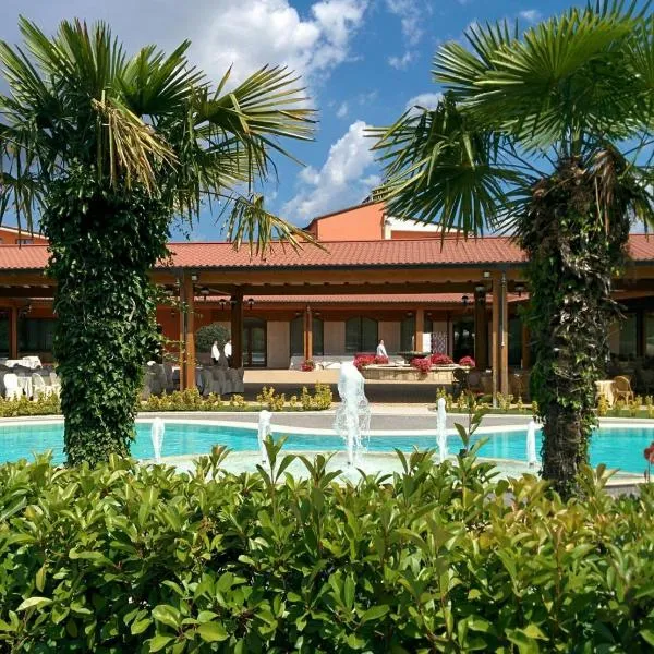 Hotel Villa d'Evoli – hotel w mieście Castropignano