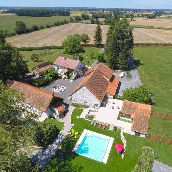 L'Anagramme, chambres et table d'hôtes adultes, naturistes ou non !, hotel in Trézelles