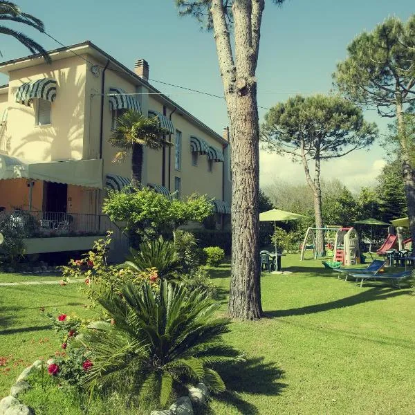 Hotel Parma Mare, hotel in Marina di Massa