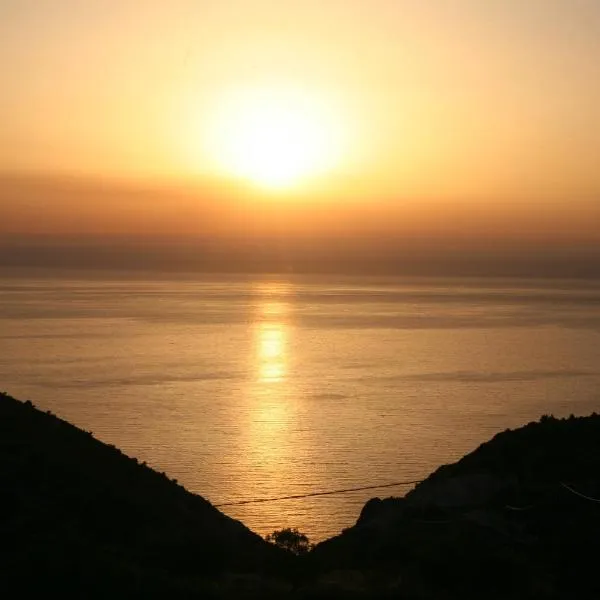 Athens-Riviera luxury apartment sea view Voula, hotel di Athens