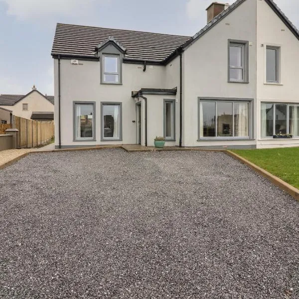 20 Lighthouse Village, hotel in Fenit