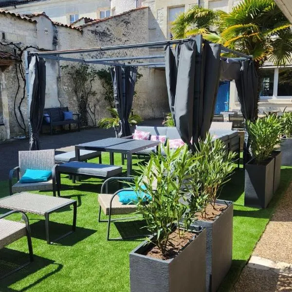 Cit'Hotel Le Cheval Blanc Cognac Centre – hotel w mieście Cognac