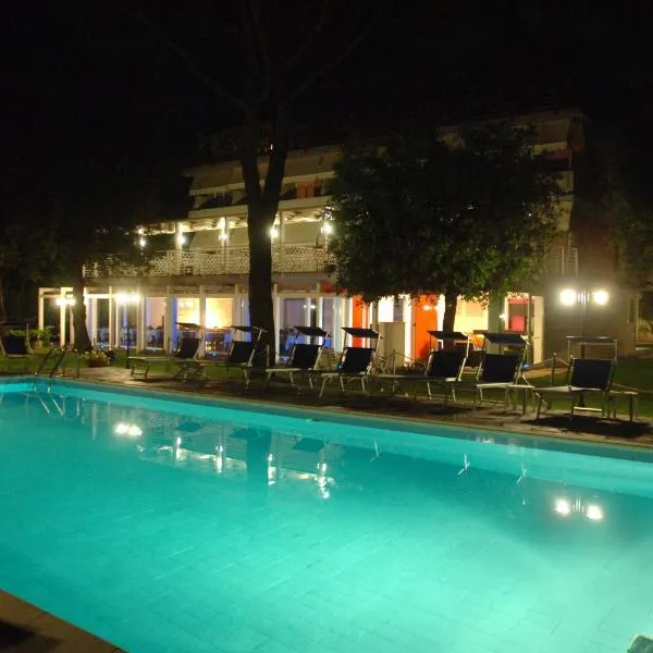 Hotel Hermitage, hotel in Marina di Massa