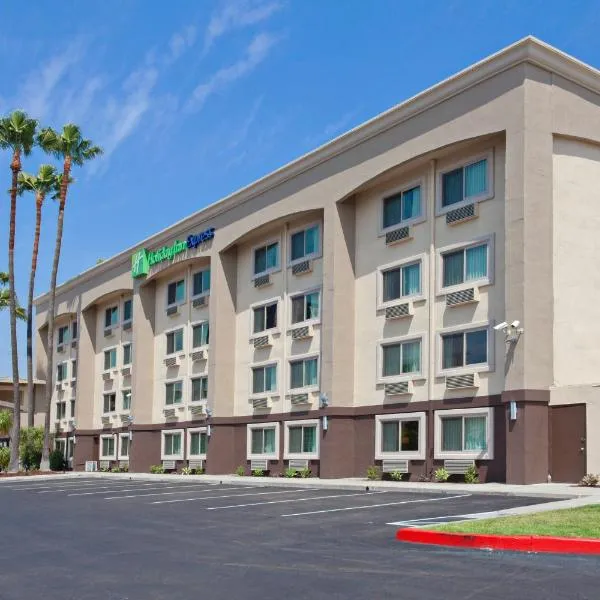 Holiday Inn Express San Bernardino Colton by IHG, hotel v destinaci Colton