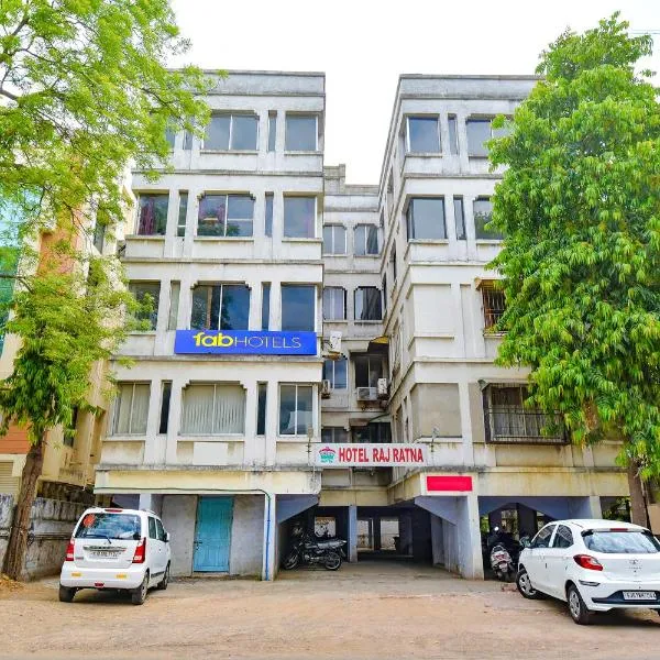 FabHotel Raj Ratna - Nr Ashram Road, hotel v destinaci Ahmadábád