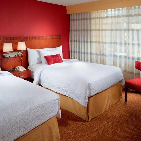 Courtyard by Marriott Columbus, hotel sa Columbus