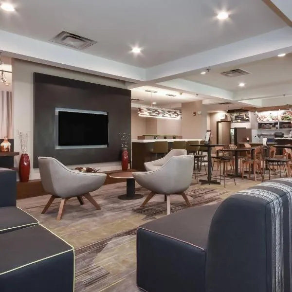 헌터스빌에 위치한 호텔 Courtyard by Marriott Charlotte Lake Norman