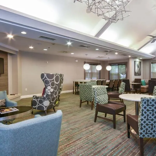 Residence Inn by Marriott Lake Norman โรงแรมในฮันเตอร์สวิลล์