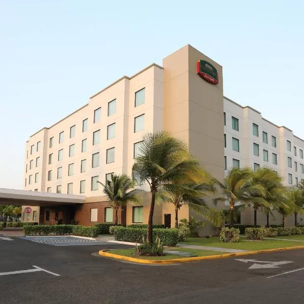 Courtyard by Marriott Panama Metromall, hotel in Tocumen