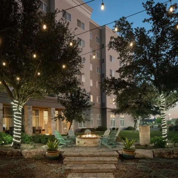 Courtyard by Marriott San Antonio Six Flags at The RIM, hotel v destinaci San Antonio