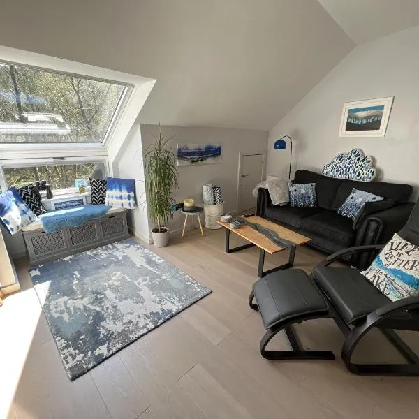 River Vista Retreat - Luxury duplex Apt - Views - Parking - Cycle storage - Spa access option, hotel in Backbarrow