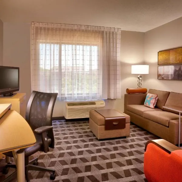 TownePlace Suites Omaha West, hotel en Irvington