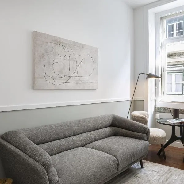 Downtown Flat with Design, Comfort and Free Parking