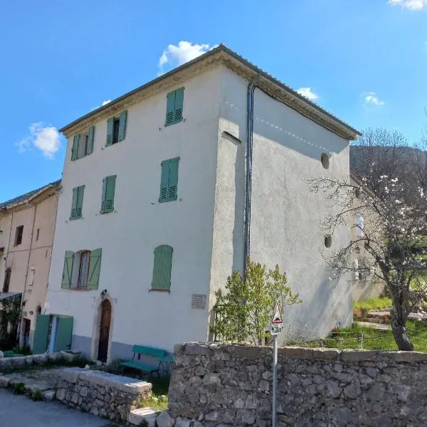 Chambre dans maison de caractère, מלון בLa Bastide