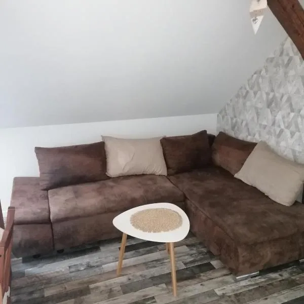 Ferienwohnung IV Sarrebriese, hotel em Bottmersdorf