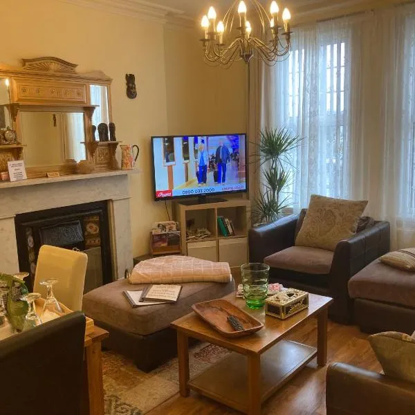 Mountroyal Victorian Self Catering Apartments, хотел в Comber