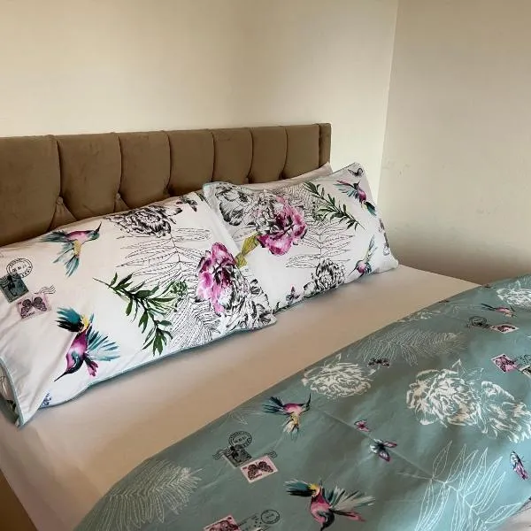 The Grande Residence - Close to Central London & Next to Northfield Tube station, hotel v destinaci Hanwell