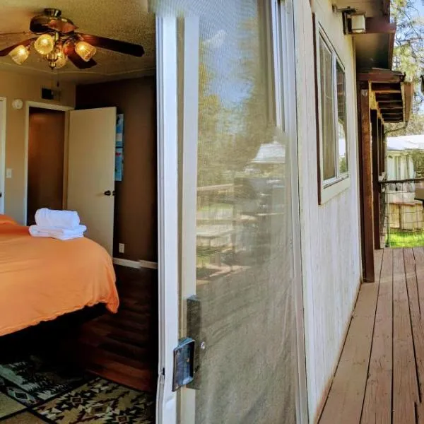 Wona's 2 bedrooms full kitchen، فندق في Yosemite Forks