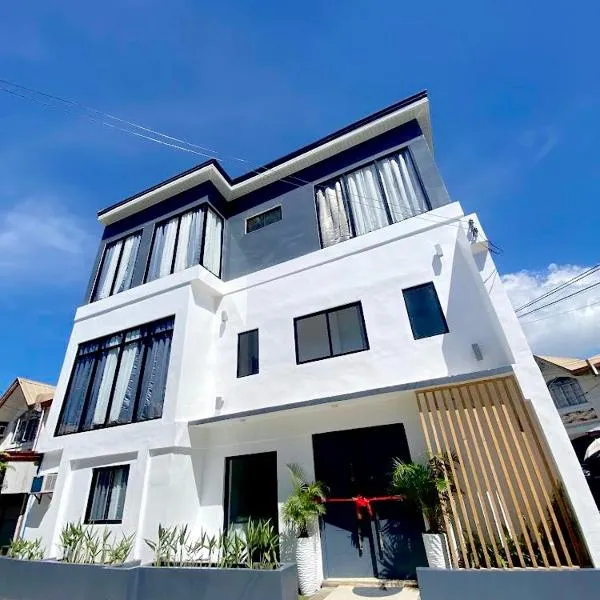 NEW Modern home near Airport, Beach and Fast Wi-Fi, hotel v destinaci Sudtungan