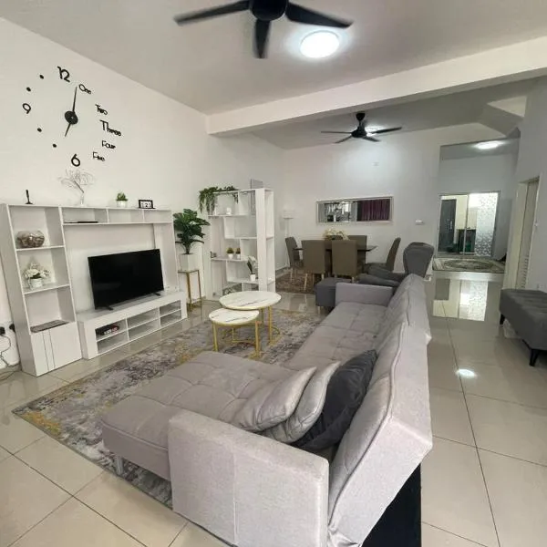 Safiyya Homestay, hotel v destinaci Keluang