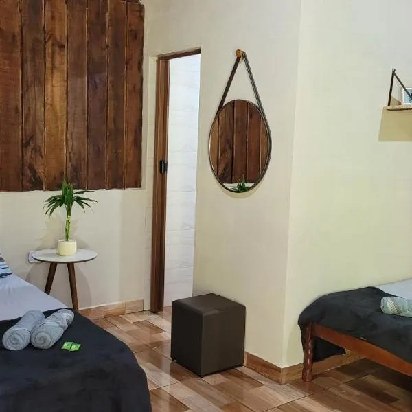 Chalé Recanto da Cachoeira I, hotel in Eldorado